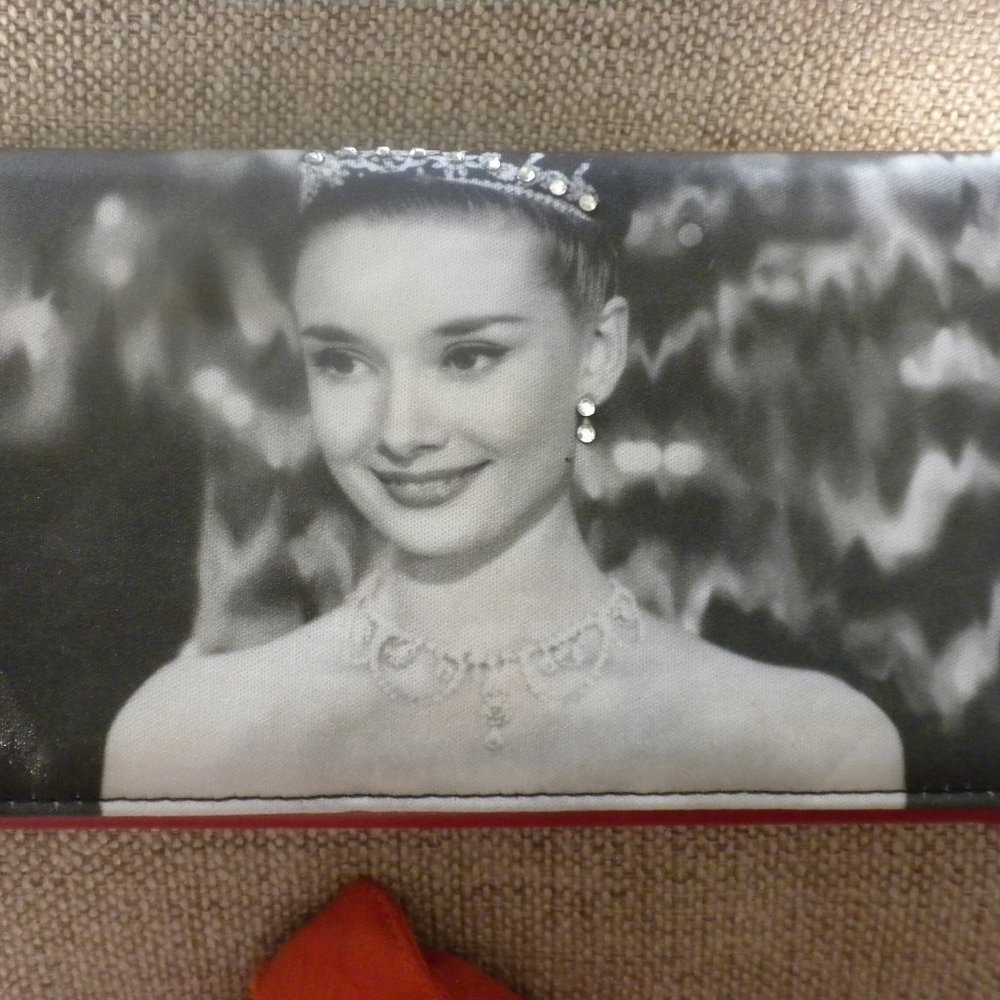 AUDREY HEPBURN Checkbook Wallet